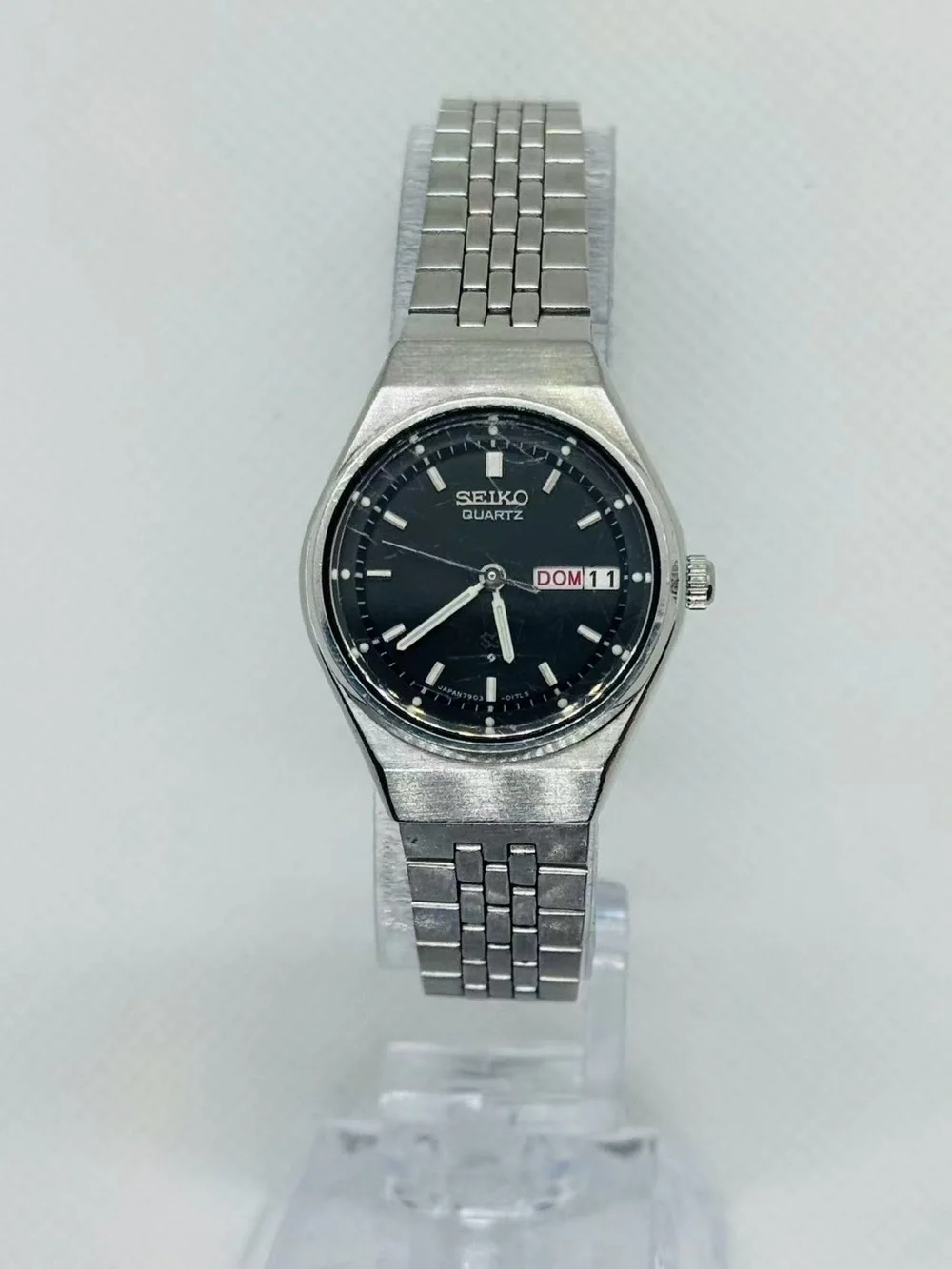 Vintage Seiko Quartz Women’s Watch Black Dial 24mm Day Date New Battery Runs